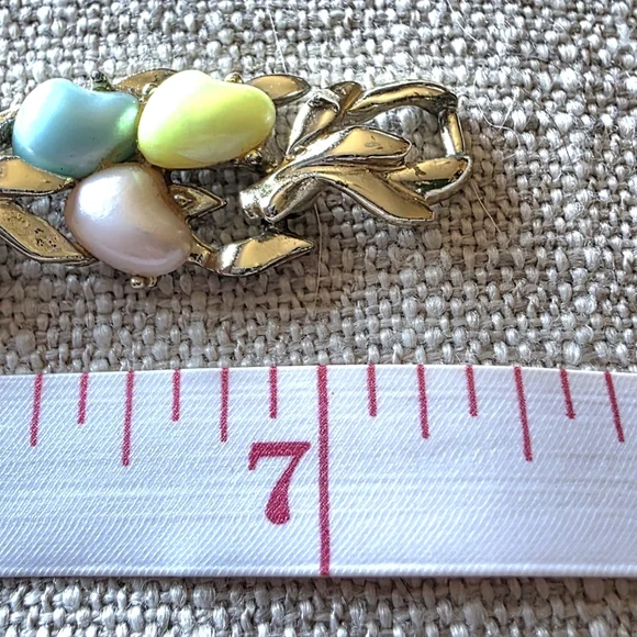 VINTAGE BSK PASTEL THERMOSET BRACELET AND CLIP EARRINGS - Picture 6 of 7